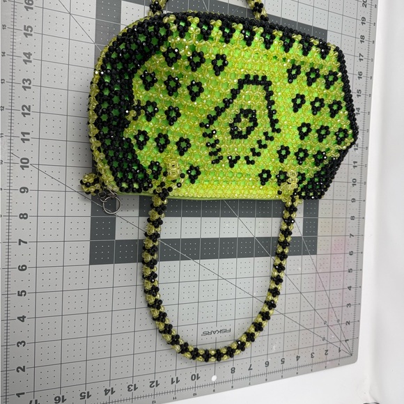 Green and Black Beaded Handbag (4at) - Picture 7 of 11